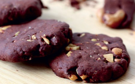 Chocolate liquor and cashew cookies