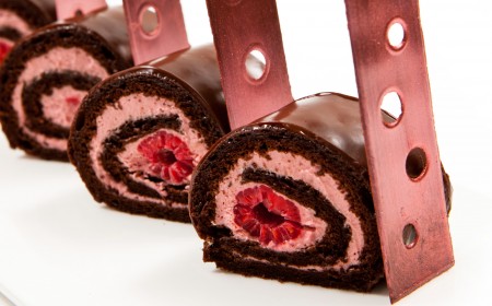 Chocolate and raspberry roulade