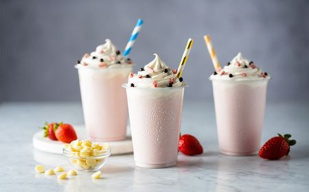 Iced White Chocolate with Strawberry Swirl