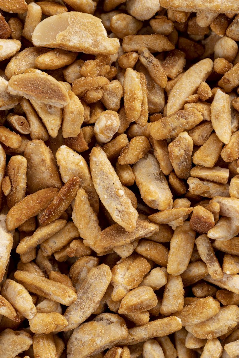Nuts - Caramelised almond sticks - 2.5 kg bag (2)