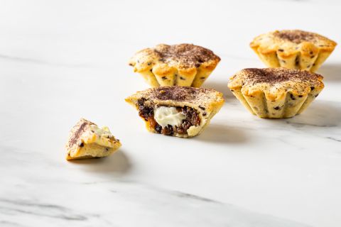 Demonstration video<span>Gingerbread and Creme Dell' Artigiano Mince Pies</span>
