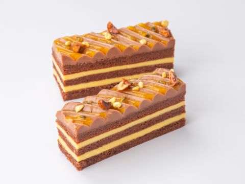 Шоколадное пирожное Кокос-фундук-маракуйя