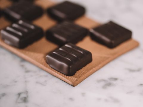 Demonstration video<span>Dark Chocolate Ganache Enrobed Bonbons</span>