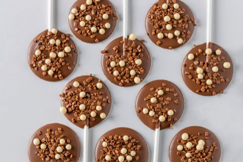 Demonstration video<span>Milk Chocolate Lollies</span>