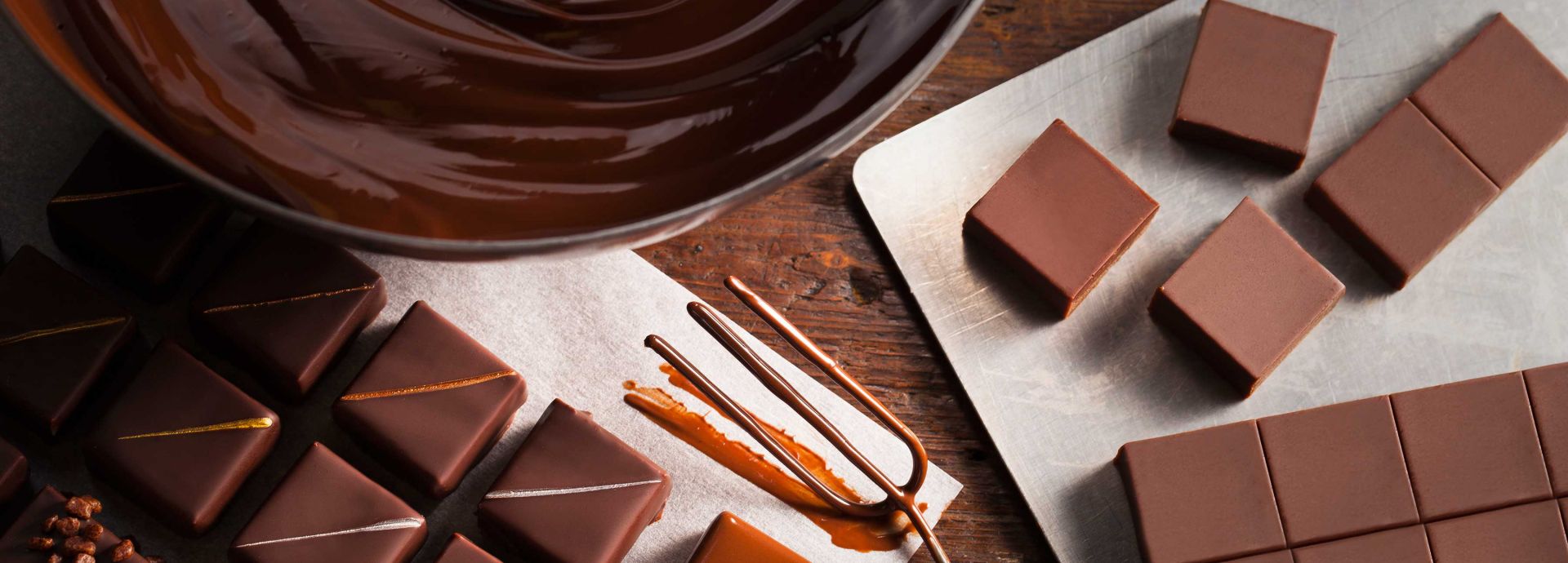 Dunkle Schokoladenganache für überzogene Pralinen
