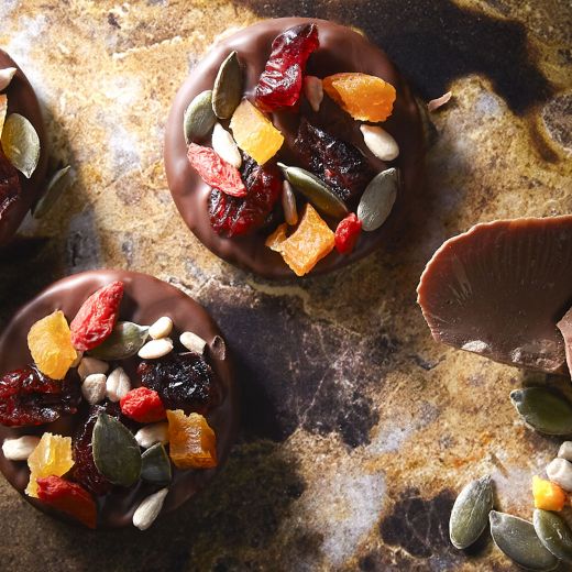 Talarki czekoladowe z owocami i nasionami