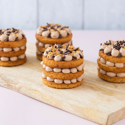 Mini Hazelnut Praline Cakes