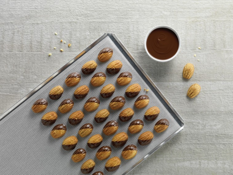 Nuts & Nut pastes - Baking Paste - Almond Paste 1:1 - 2.5kg pail