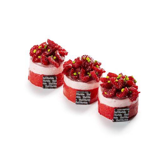 Red berries individual cake