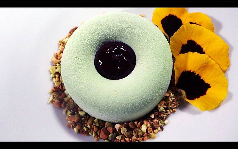 Helado de pistache con cassis