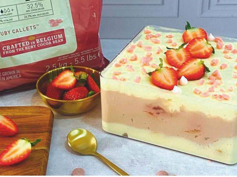 Dessert Box - Ruby com Morangos