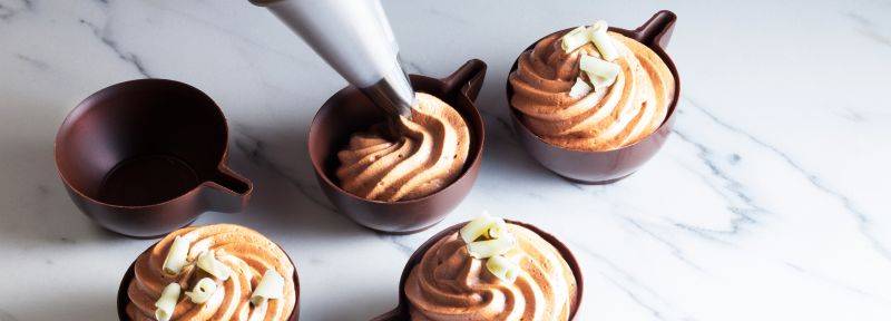 Sütlü çikolata chantilly