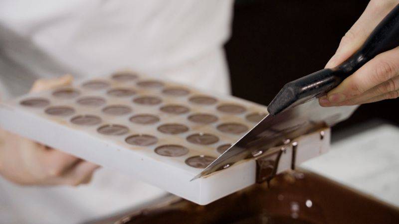 Molded Bonbons: Closing the Molds