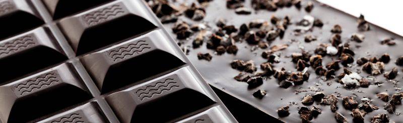 Tableta de cobertura Maragda 70% - Nibs de cacao y sal