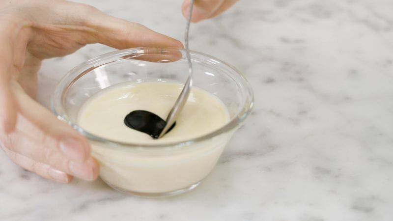 Using Colored Cocoa Butter: Colorants Overview