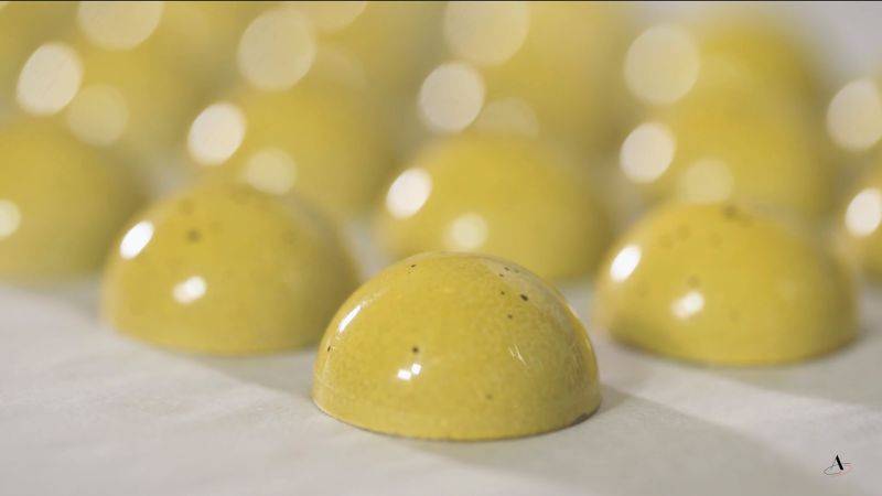 Green Apple Caramel Molded Bonbons