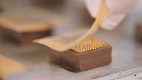 Mona Lisa - Pearly Shimmer Granellas | chocolate-academy.com