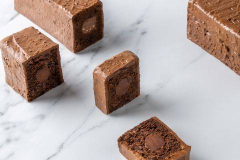 Demonstration video<span>Dark Chocolate and Banana Travel Cake</span>
