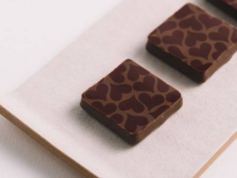 Demonstration video<span>Murcia Orange Ganache Enrobed Bonbons</span>