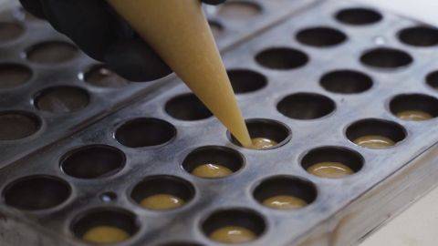 Demonstration video<span>Crunchy Praliné Galaxy Truffles</span>