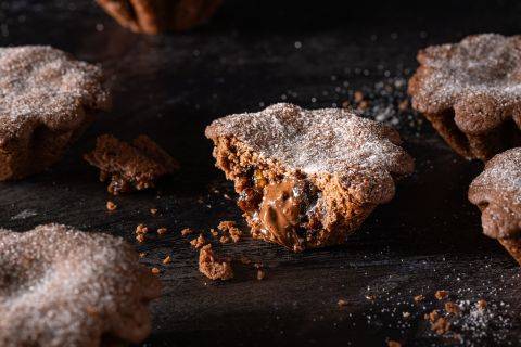 Demonstration video<span>Chocolate and Hazelnut Praline Mince Pies</span>