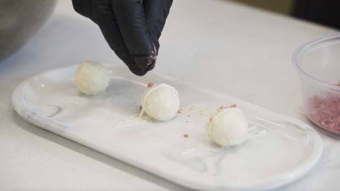 Demonstration video<span>Strawberry Balsamic Truffles</span>