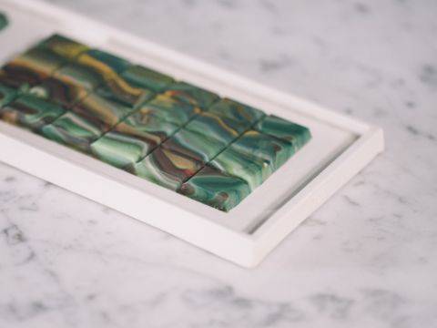Demonstration video<span>White Chocolate Tablets with a Twist</span>