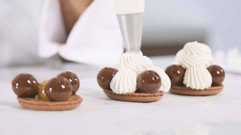 Demonstration video<span>Macaron Petits Gâteaux</span>