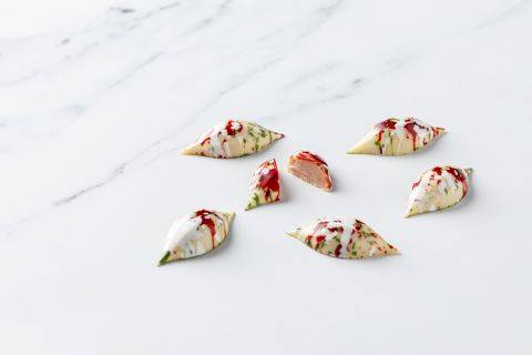 Demonstration video<span>White Chocolate and Strawberry Ganache</span>