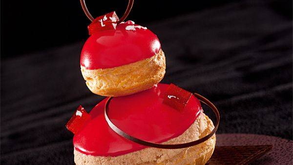 The Religieuse Raspberry - Strawberry