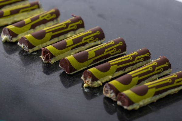 SNACKING CHOCOLATE RASPBERRY