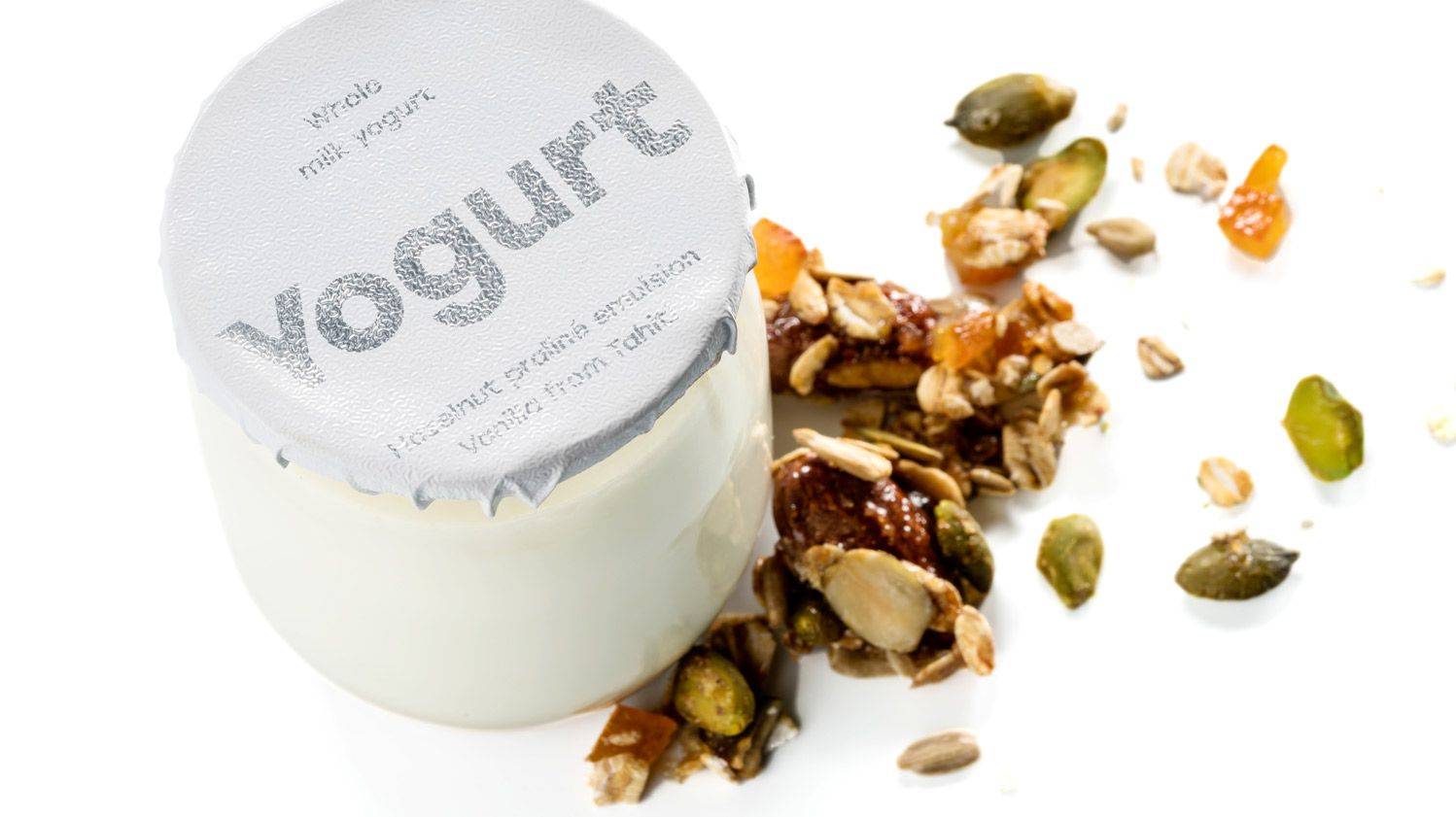 hazelnut yoghurt with oats, dried fruit and honey granola