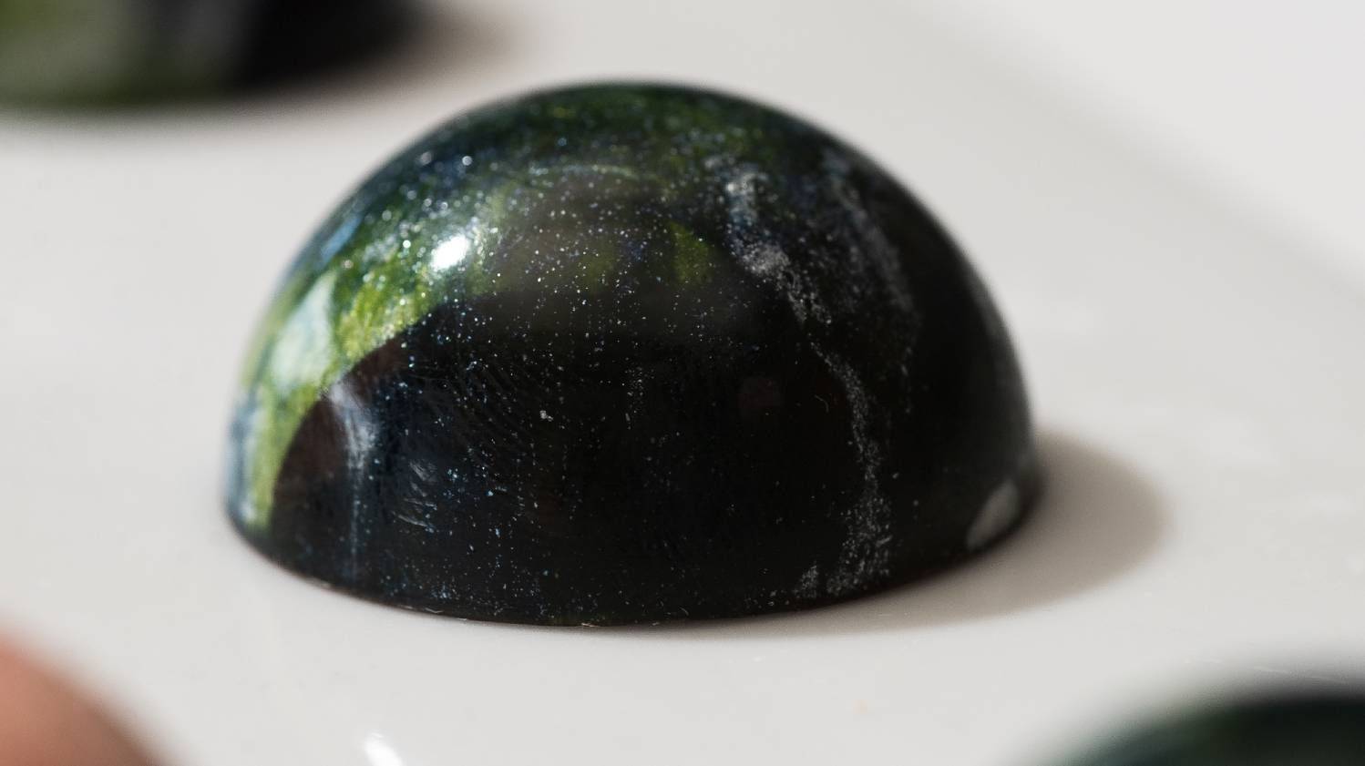 Sea vegetable fudge bonbon