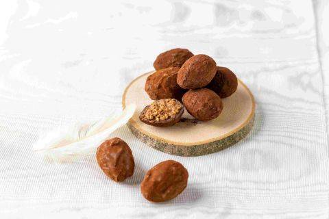 Demonstration video<span>Chocolate Egg Shaped Truffles</span>