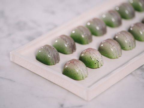Demonstration video<span>Pu'er Tea Ganache Molded Bonbons</span>