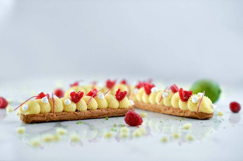 Lemon Tart Eclair (White & Raspberry)