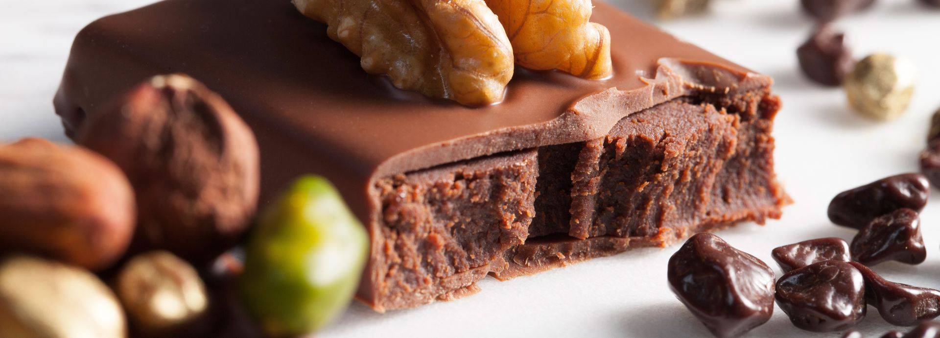 Crunchy chocolate and nuts bar