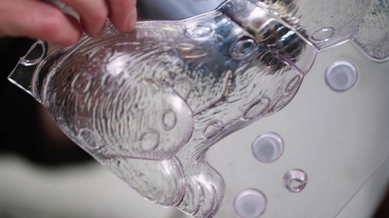 How to make Chocolate Figures with a Mould