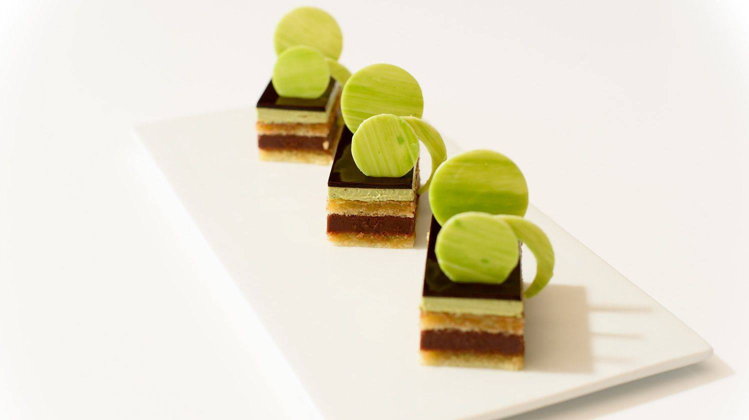 Slow juiced mint and Cliff 10 opera
