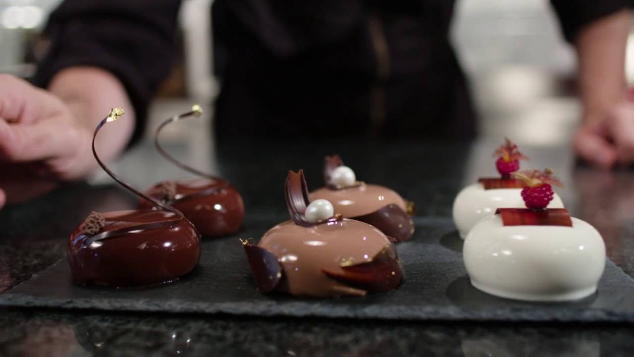 What makes for the perfect chocolate glaze