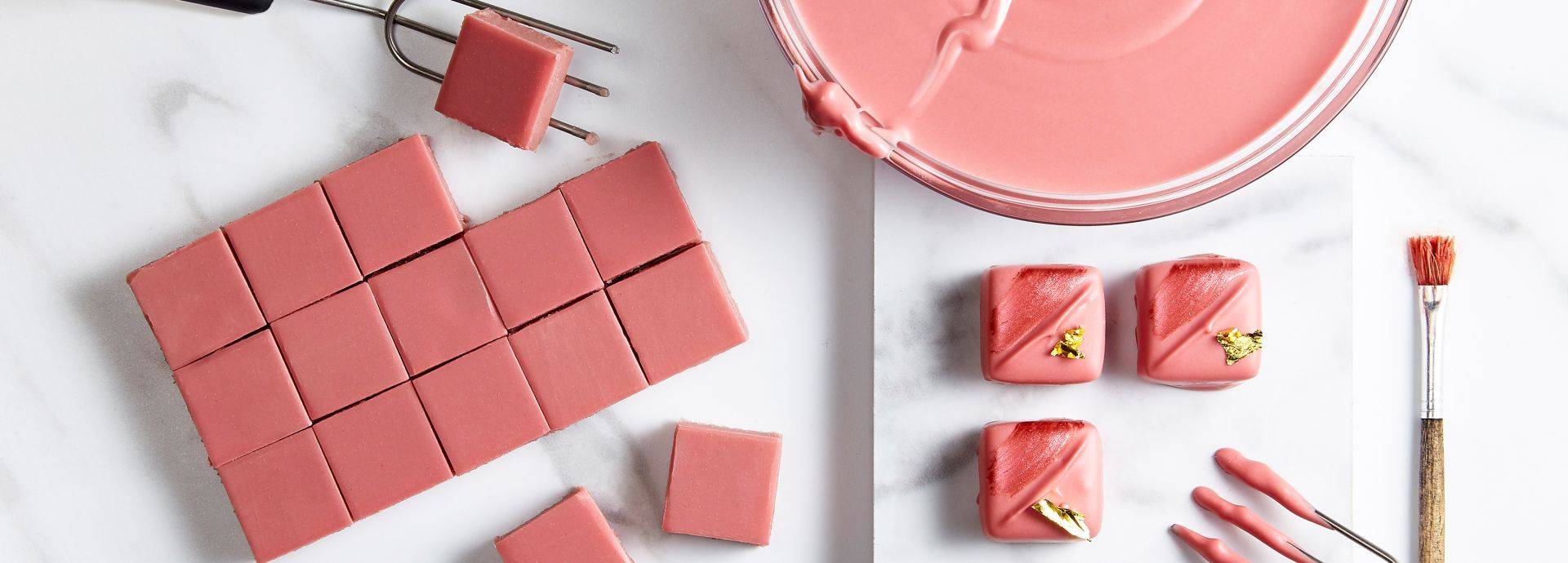 Ganache com ruby para pralinês banhados manualmente