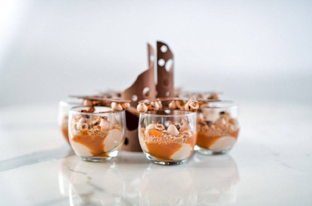 Apricot & milk chocolate cheesecake