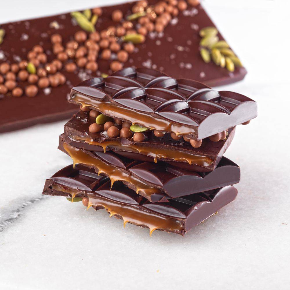 Barra de chocolate com caramelo e flor de sal