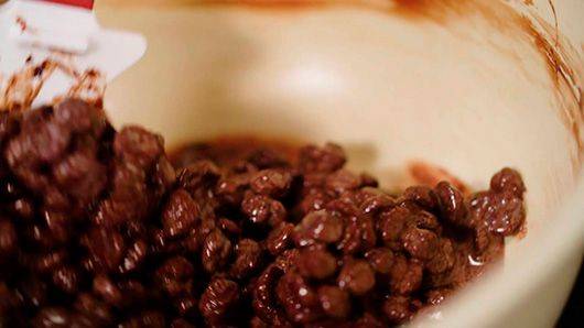 How to make chocolate mousse based on pâte à bombe