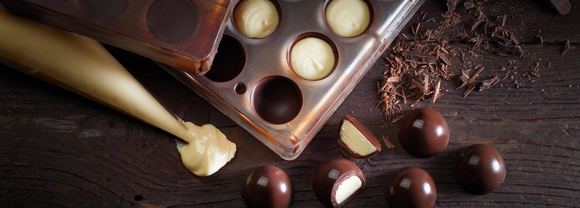 White chocolate ganache for moulded pralines