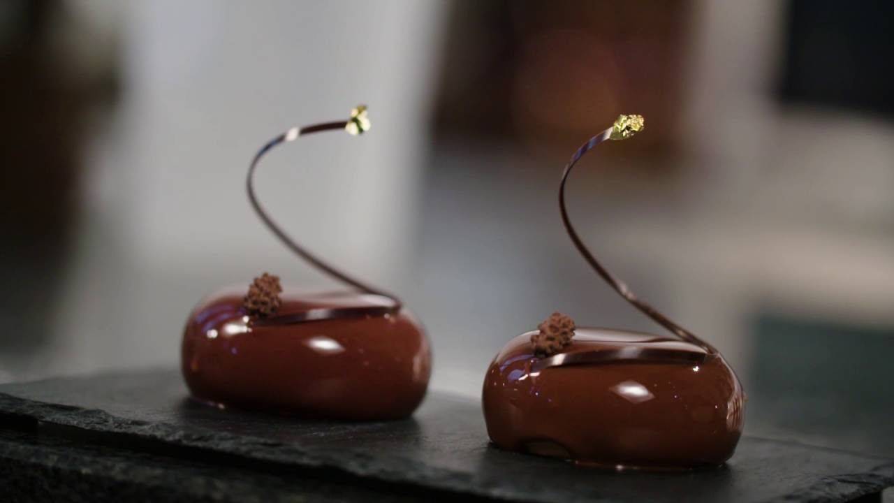 How to apply ready-to-use chocolate glaze ChocO’shine™