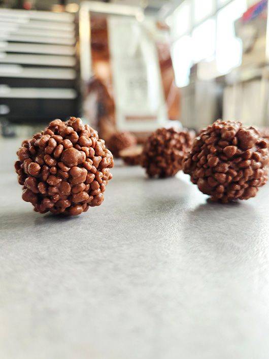 823 Spiced Christmas Cracker Truffle