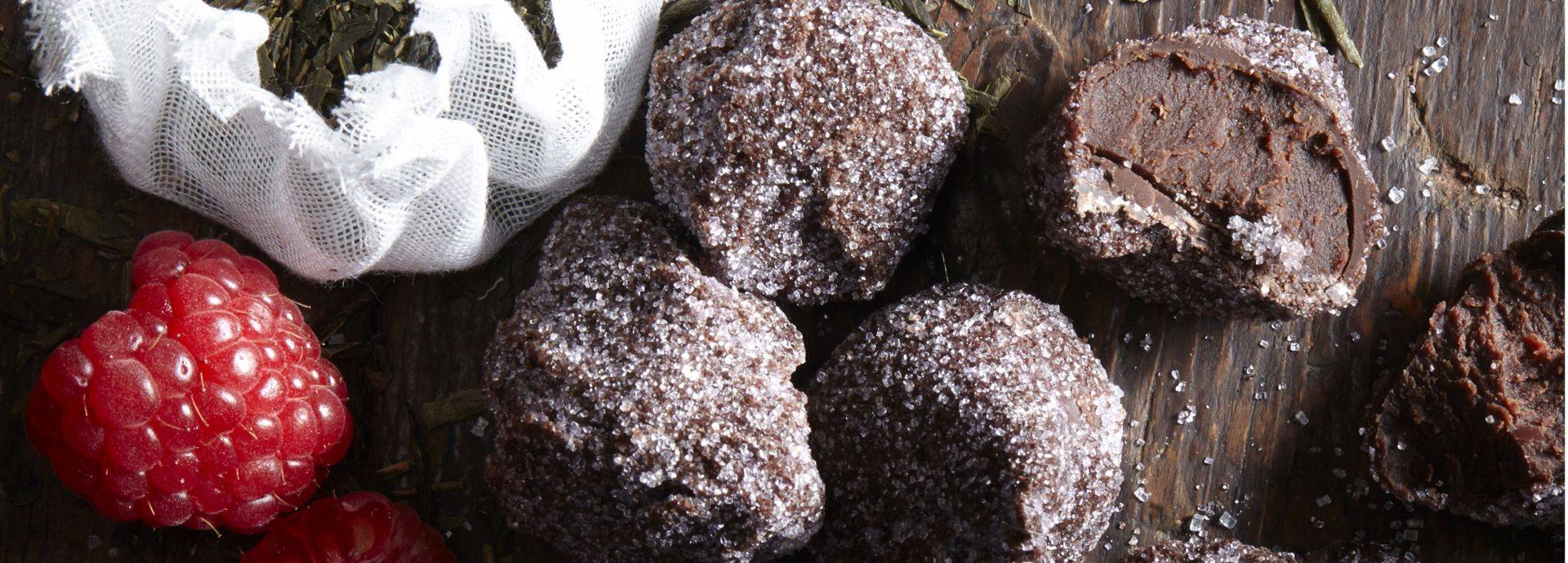 Truffel met viooltjes en frambozen