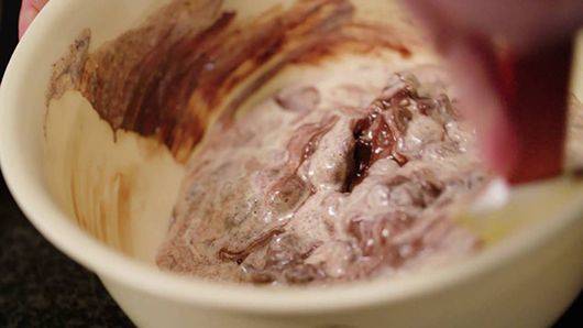 ¿Cómo hacer mousse de chocolate a base de crema inglesa?