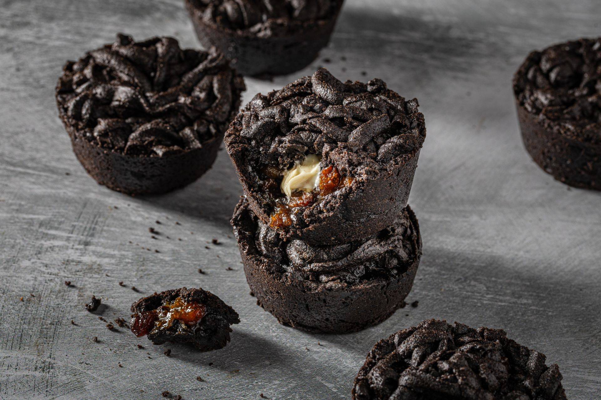 Black Gingerbread Streusel Mince Pie